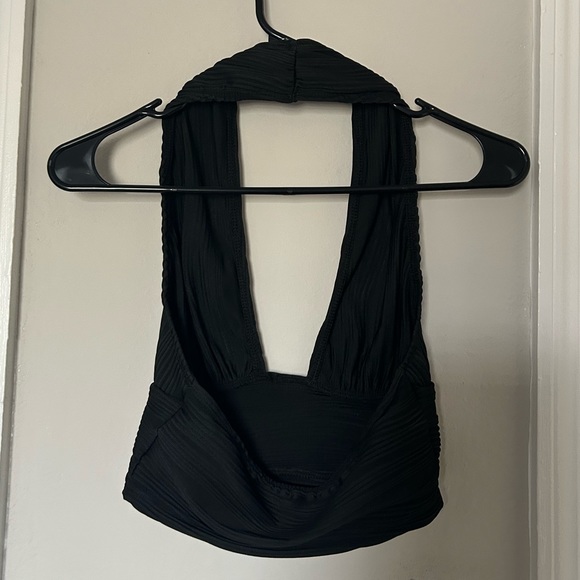 Backless, Halter Top - Picture 2 of 3